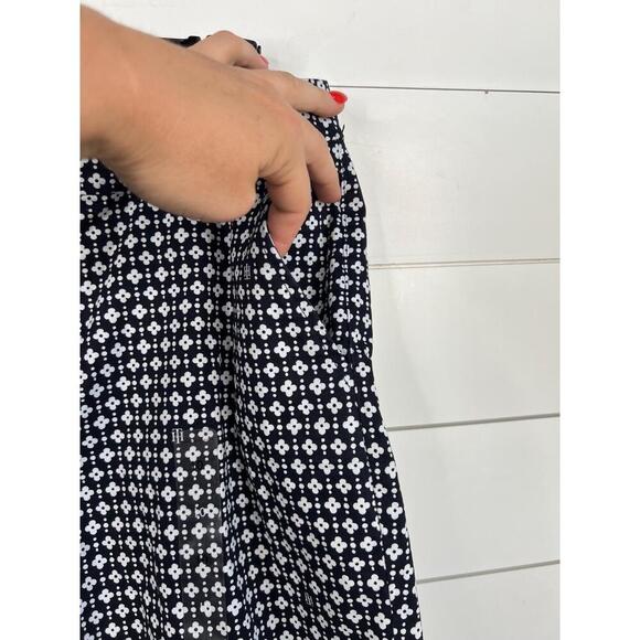 Tommy Hilfiger White Floral Pattern Hollywood Shorts Size 10 9" Inseam - Picture 5 of 14